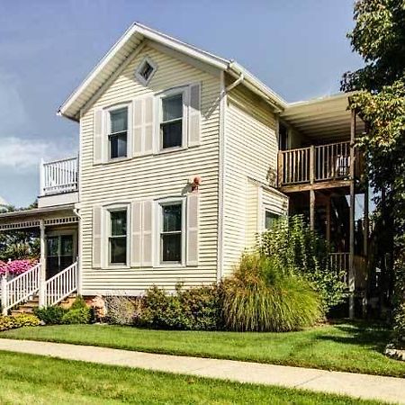 Captain'S Cottage Suites Grand Haven Esterno foto